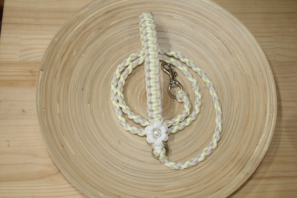 パステルカラーリードお花付き   アイボリー